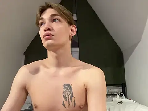 Snapshot of Julian_wins chatting on 02-17-25, 12:48 Julian wins online show from 02-17-25, 12:48