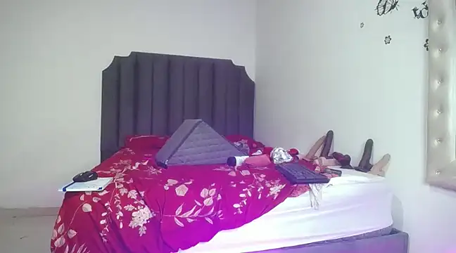 moree Queen online show from 02-12-25, 12:05