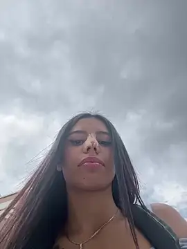 Snapshot of Laura-Khalifa chatting on 02-16-25, 08:00 Laura-Khalifa online show from 02-16-25, 08:00