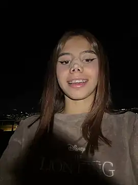 Snapshot of Laura-Khalifa chatting on 02-20-25, 05:23 Laura-Khalifa online show from 02-20-25, 05:23