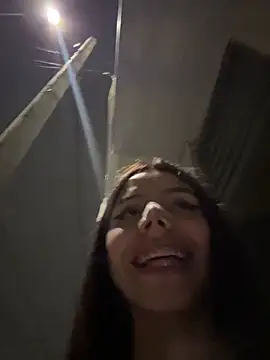 Snapshot of Laura-Khalifa chatting on 02-23-25, 05:23 Laura-Khalifa online show from 02-23-25, 05:23