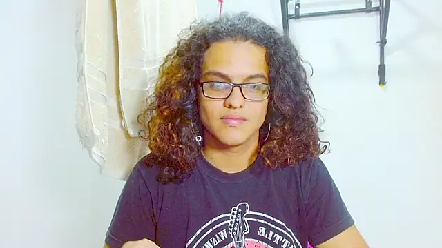 Snapshot of Diane_blossom chatting on 02-09-25, 03:34 Diane blossom online show from 02-09-25, 03:34