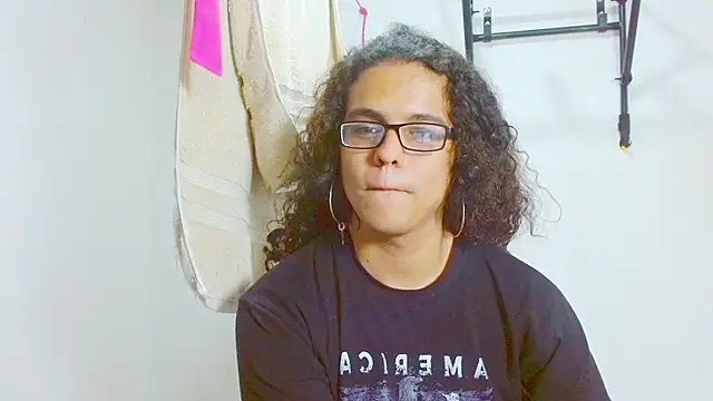 Snapshot of Diane_blossom chatting on 02-10-25, 03:53 Diane blossom online show from 02-10-25, 03:53