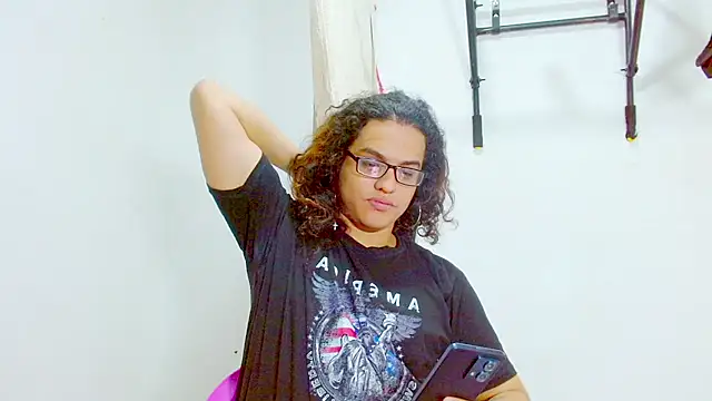 Snapshot of Diane_blossom chatting on 02-17-25, 05:43 Diane blossom online show from 02-17-25, 05:43