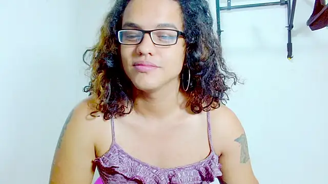 Snapshot of Diane_blossom chatting on 02-18-25, 12:39 Diane blossom online show from 02-18-25, 12:39