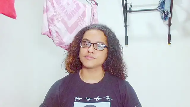 Snapshot of Diane_blossom chatting on 03-08-25, 12:11 Diane blossom online show from 03-08-25, 12:11