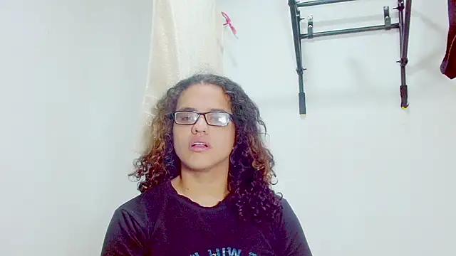 Snapshot of Diane_blossom chatting on 03-11-25, 12:28 Diane blossom online show from 03-11-25, 12:28