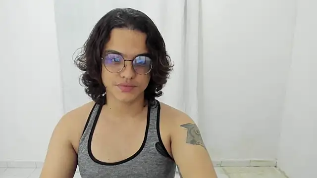 Snapshot of Diane_blossom chatting on 12-22-25, 08:39 Diane blossom online show from 12-22-25, 08:39