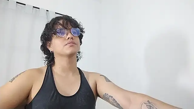 Snapshot of Diane_blossom chatting on 01-10-26, 08:21 Diane blossom online show from 01-10-26, 08:21