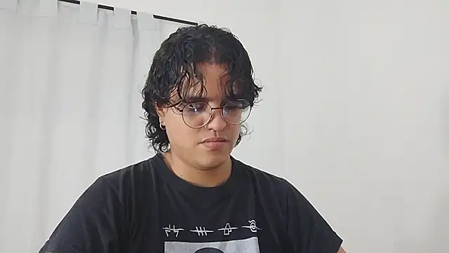 Snapshot of Diane_blossom chatting on 01-12-26, 10:26 Diane blossom online show from 01-12-26, 10:26