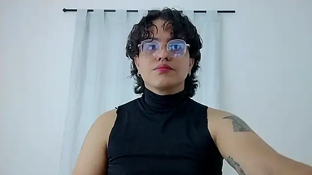 Snapshot of Diane_blossom chatting on 02-04-26, 10:26 Diane blossom online show from 02-04-26, 10:26