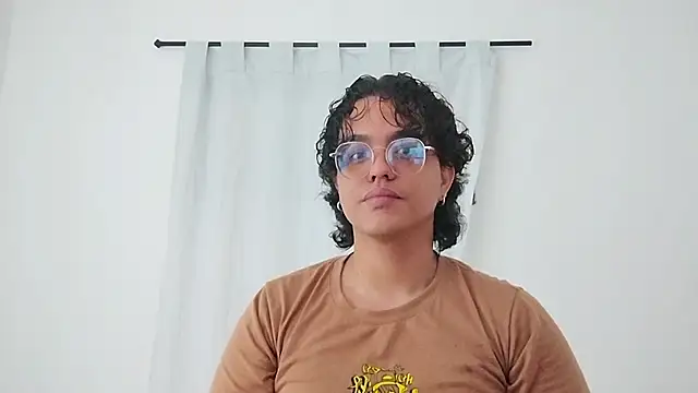 Snapshot of Diane_blossom chatting on 02-07-26, 12:14 Diane blossom online show from 02-07-26, 12:14