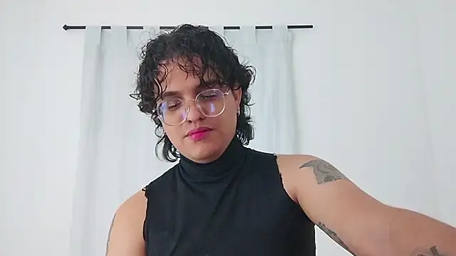 Snapshot of Diane_blossom chatting on 02-10-26, 01:53 Diane blossom online show from 02-10-26, 01:53