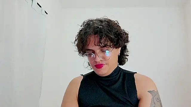 Snapshot of Diane_blossom chatting on 02-21-26, 01:06 Diane blossom online show from 02-21-26, 01:06