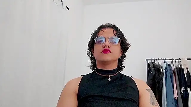 Snapshot of Diane_blossom chatting on 02-25-26, 01:43 Diane blossom online show from 02-25-26, 01:43