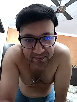 Snapshot of innocentboy1987 chatting on 03-15-25, 08:04 innocentboy1987 online show from 03-15-25, 08:04