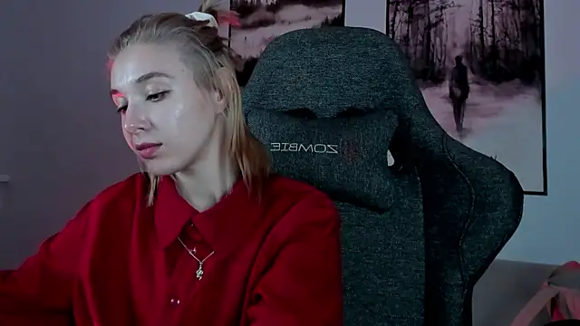 Snapshot of PhilippaAdamas chatting on 02-14-25, 08:42 PhilippaAdamas online show from 02-14-25, 08:42