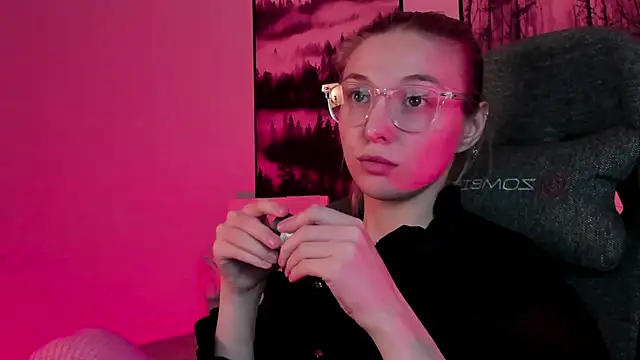 Snapshot of PhilippaAdamas chatting on 03-07-25, 05:40 PhilippaAdamas online show from 03-07-25, 05:40