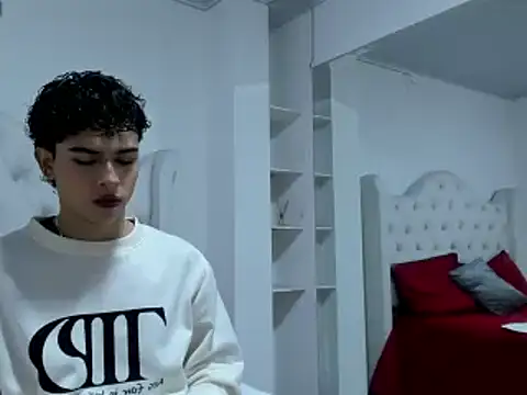 Aiiden 15 online show from 02-17-25, 03:09