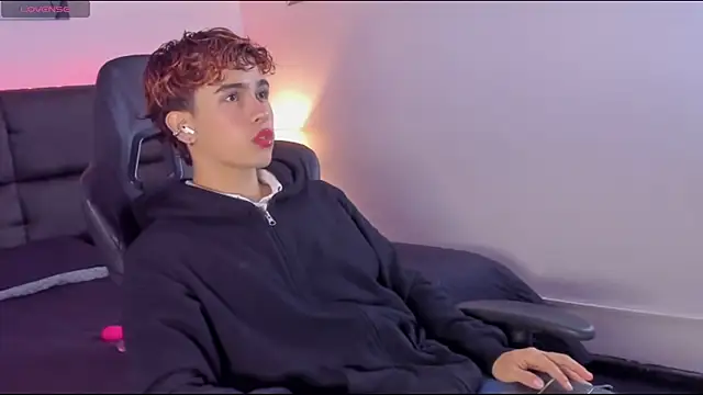 Aiiden 15 online show from 09-30-25, 12:10