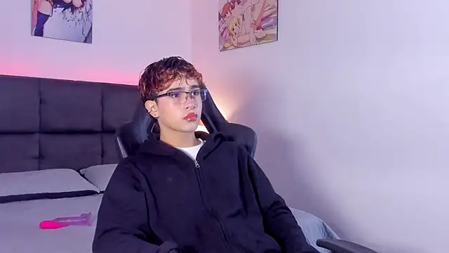 Aiiden 15 online show from 10-10-25, 12:26