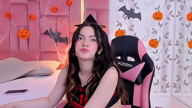 ArianaFranco online show from 10-27-25, 01:15