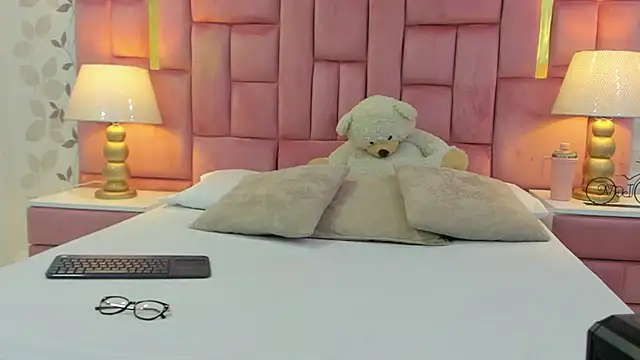 ArianaFranco online show from 03-25-26, 01:06