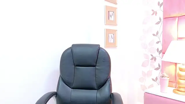Snapshot of ArianaFranco chatting on 05-07-26, 01:38 ArianaFranco online show from 05-07-26, 01:38