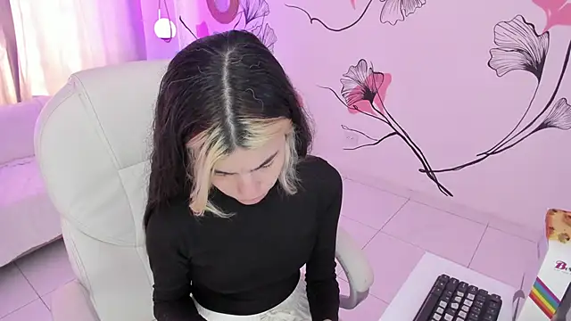 Snapshot of Isabela_Fiorelli chatting on 10-09-25, 01:20 Isabela Fiorelli online show from 10-09-25, 01:20