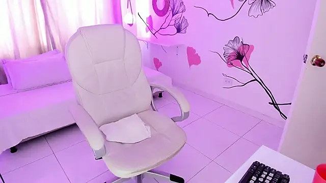 Isabela Fiorelli online show from 11-04-25, 01:21