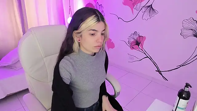 Isabela Fiorelli online show from 11-06-25, 01:12