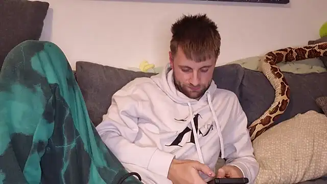 ademandjulia online show from 11-07-25, 04:51