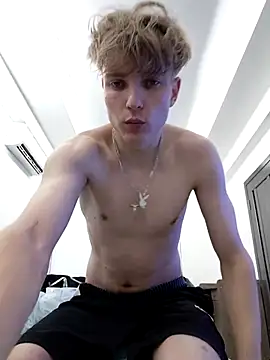 Snapshot of And25bn chatting on 12-21-25, 09:11 And25bn online show from 12-21-25, 09:11