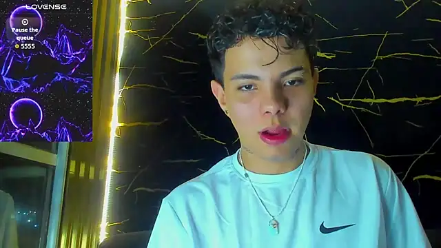 Alessandro 1610 online show from 04-21-26, 03:13