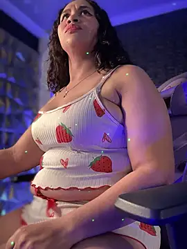 Snapshot of Carola-Ross chatting on 02-22-25, 08:29 Carola-Ross online show from 02-22-25, 08:29