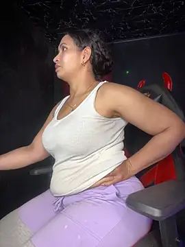 Snapshot of Carola-Ross chatting on 02-24-25, 06:27 Carola-Ross online show from 02-24-25, 06:27