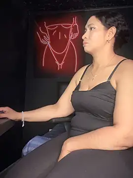 Snapshot of Carola-Ross chatting on 02-25-25, 05:19 Carola-Ross online show from 02-25-25, 05:19