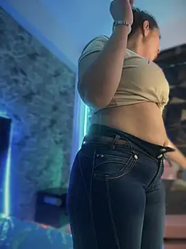 Snapshot of Carola-Ross chatting on 03-06-25, 05:46 Carola-Ross online show from 03-06-25, 05:46