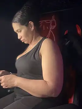 Snapshot of Carola-Ross chatting on 03-17-25, 02:08 Carola-Ross online show from 03-17-25, 02:08