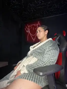 Snapshot of Carola-Ross chatting on 03-21-25, 05:32 Carola-Ross online show from 03-21-25, 05:32