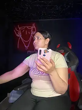 Snapshot of Carola-Ross chatting on 03-23-25, 02:26 Carola-Ross online show from 03-23-25, 02:26