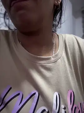 Snapshot of Carola-Ross chatting on 03-23-25, 05:32 Carola-Ross online show from 03-23-25, 05:32