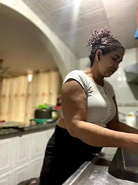 Snapshot of Carola-Ross chatting on 09-13-25, 07:13 Carola-Ross online show from 09-13-25, 07:13