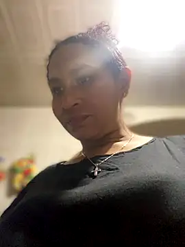 Snapshot of Carola-Ross chatting on 09-19-25, 05:57 Carola-Ross online show from 09-19-25, 05:57