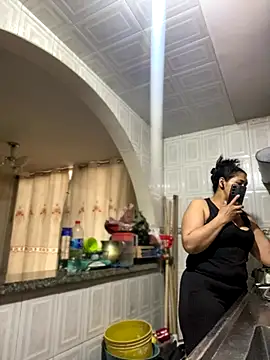 Snapshot of Carola-Ross chatting on 09-25-25, 05:38 Carola-Ross online show from 09-25-25, 05:38