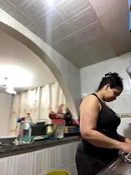 Snapshot of Carola-Ross chatting on 09-27-25, 06:13 Carola-Ross online show from 09-27-25, 06:13