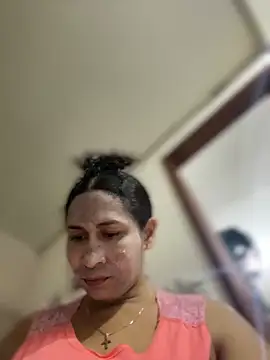 Snapshot of Carola-Ross chatting on 10-07-25, 07:11 Carola-Ross online show from 10-07-25, 07:11