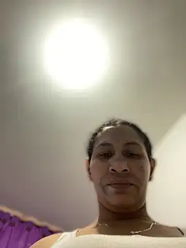 Snapshot of Carola-Ross chatting on 10-18-25, 06:08 Carola-Ross online show from 10-18-25, 06:08