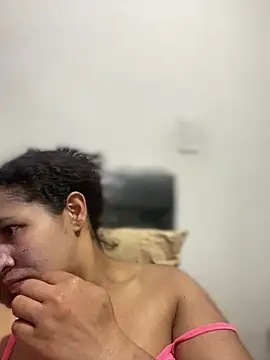 Snapshot of Carola-Ross chatting on 10-19-25, 05:46 Carola-Ross online show from 10-19-25, 05:46