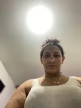 Snapshot of Carola-Ross chatting on 10-27-25, 06:01 Carola-Ross online show from 10-27-25, 06:01